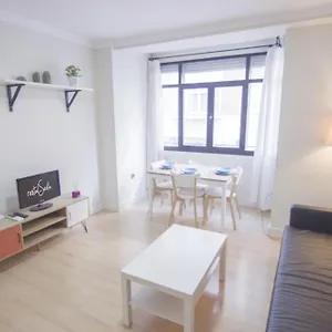Rentalsevilla A Pies De Triana Apartamento